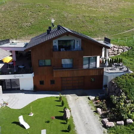 Ladinser Hof Western Apartment